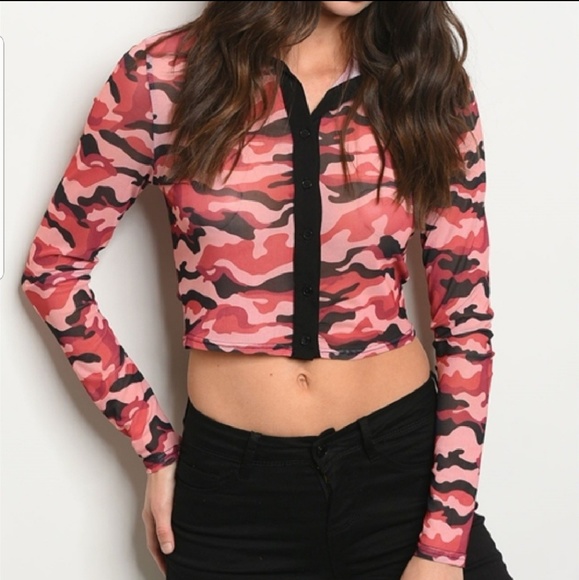 top chic Tops - Pink Camo Button Front Top Size Small